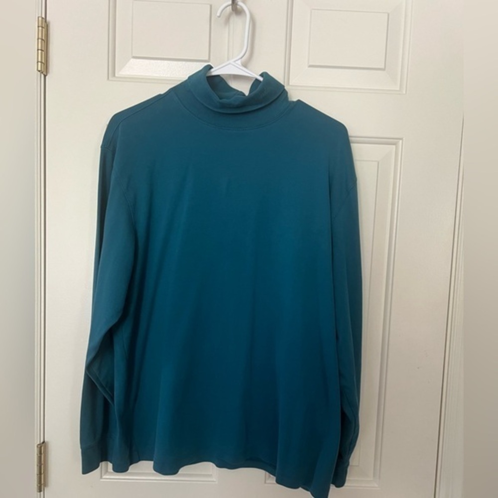 LL Bean women’s long sleeve turtleneck, size large